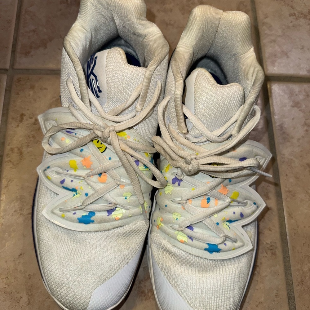 Nike Kyrie 5 "Have A Nike Day Basketball Shoes - Picture 2 of 8
